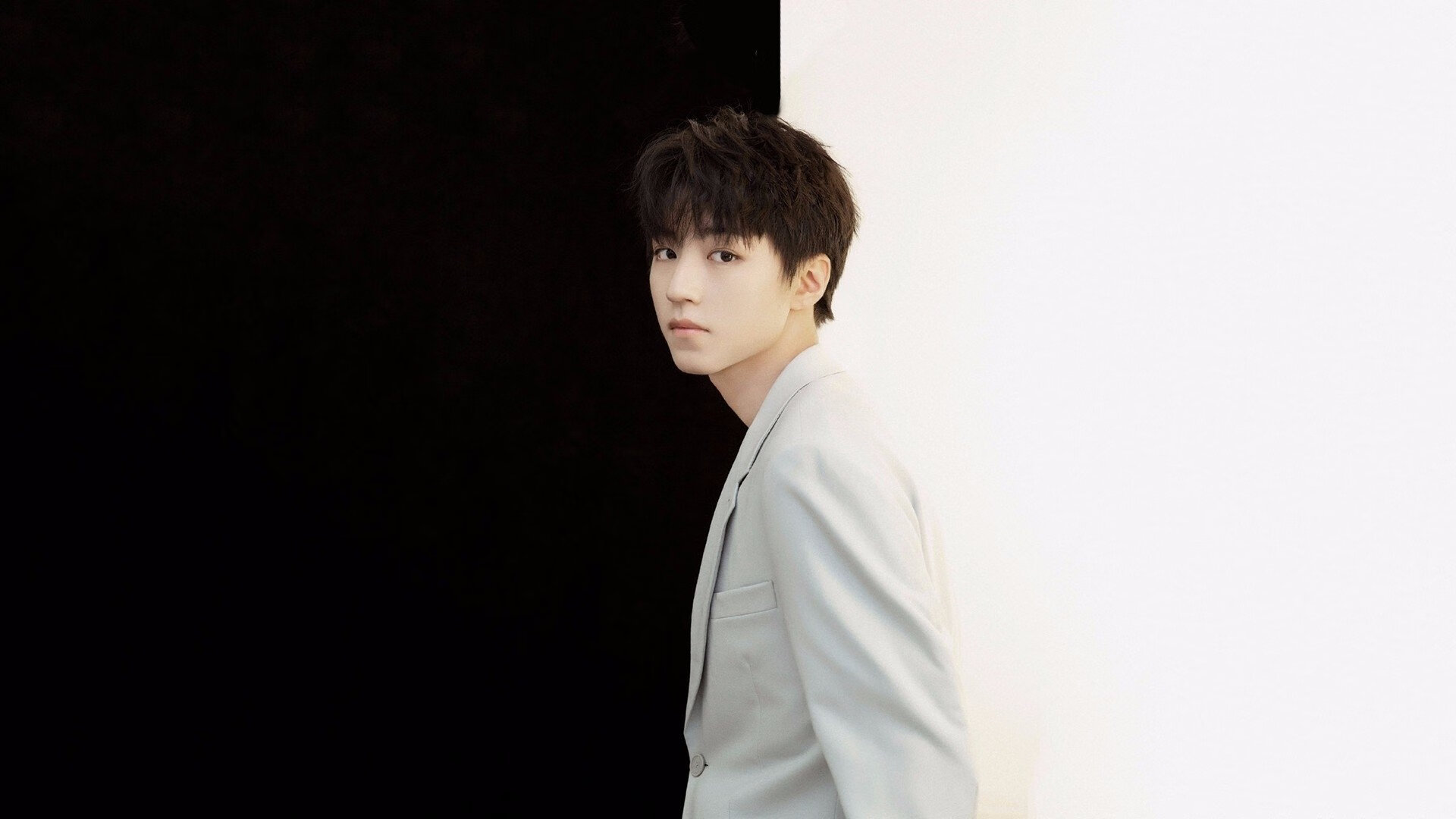 LEYU SPORTS中国官方网站-_荒野越野+露营：户外探索的极限体验_，越野车露营