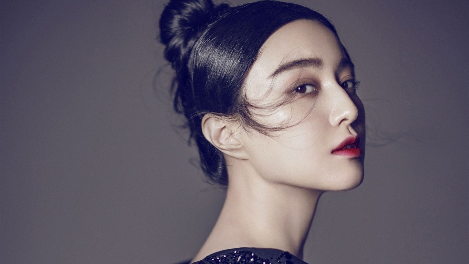 乐鱼体育App下载-史上最惊艳的突破：斯托亚科维奇在对阵雷霆的比赛中篮下强攻得分！