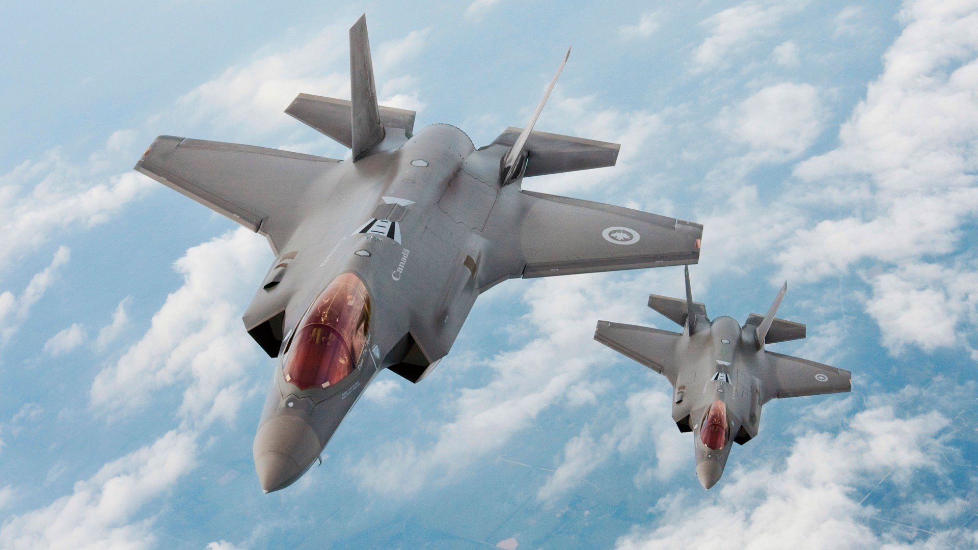 “宽板滑水:东三叉湖赛场让水面上的挑战更具视觉冲击力”