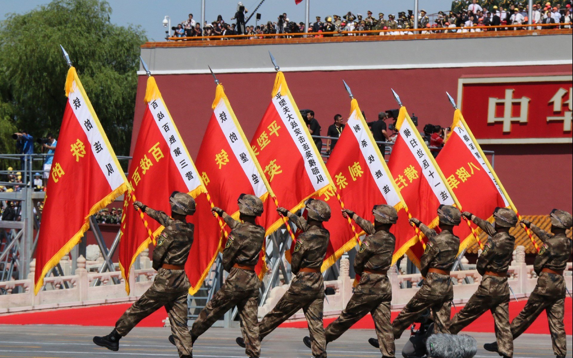 秘鲁男篮在拉美锦标赛中拼搏，迈向奥运梦想